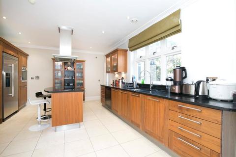 5 bedroom detached house to rent, Chalmers Way, Twickenham, TW1