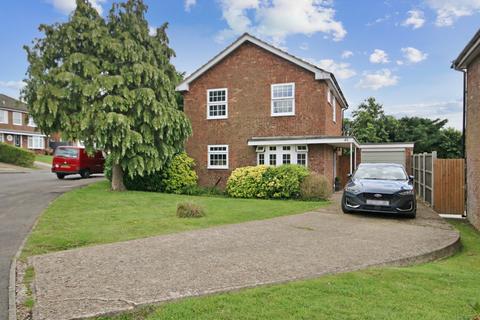 3 bedroom detached house for sale, Stephenson Drive, East Grinstead, RH19