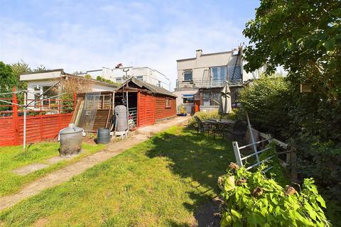 9 Arle Drive, Cheltenham, GL51 8HU