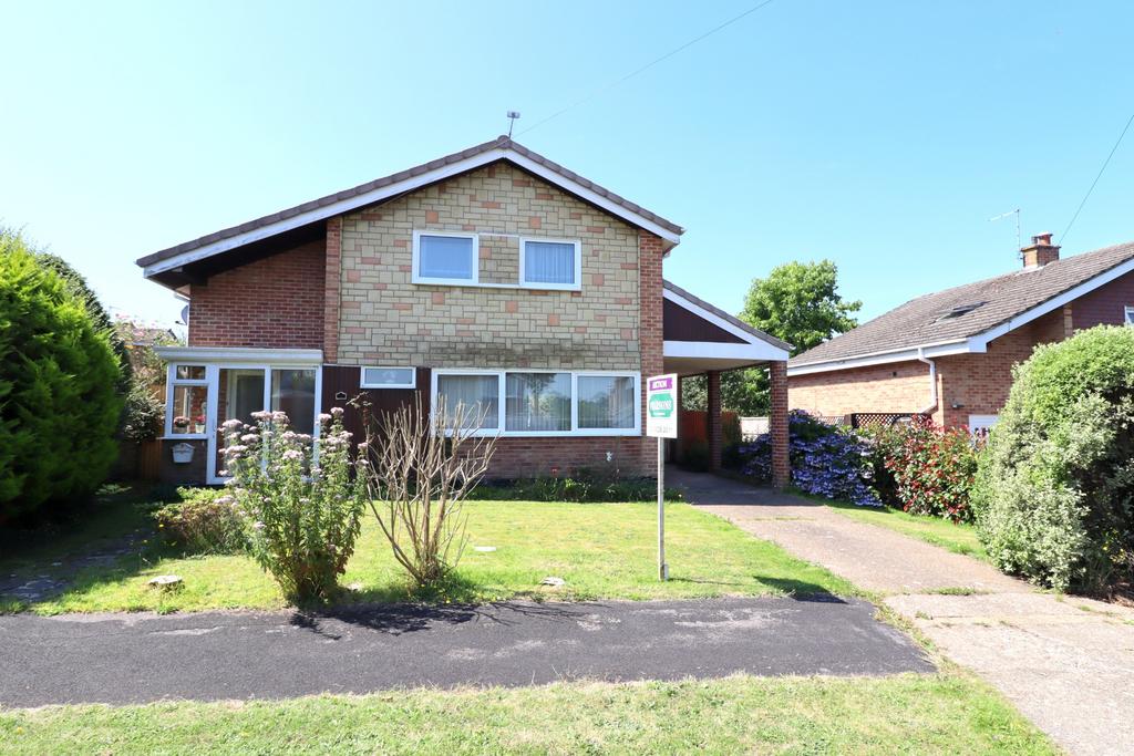 STIRLING AVENUE, WATERLOOVILLE 4 bed detached house for sale £325,000