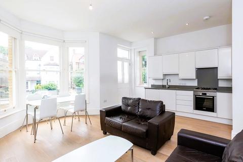 3 bedroom flat to rent, 19 Grange Park, London, W5