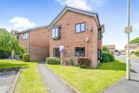 2 bedroom flat for sale, Hoadlands, Petersfield, Hampshire, GU31 4PF