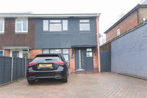 3 bedroom semi-detached house for sale, Oakmount Avenue, Southampton