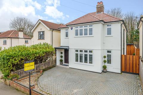 4 bedroom detached house to rent, Minster Road Bromley BR1