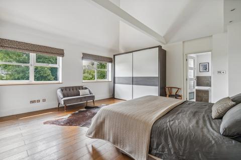33 Beacon Way, Rickmansworth, WD3 7PF