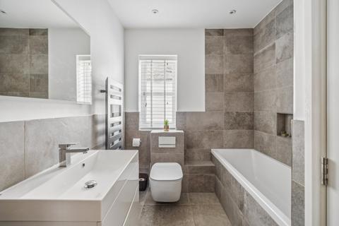 33 Beacon Way, Rickmansworth, WD3 7PF