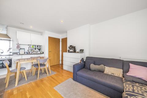 1 bedroom flat to rent, Millharbour London E14