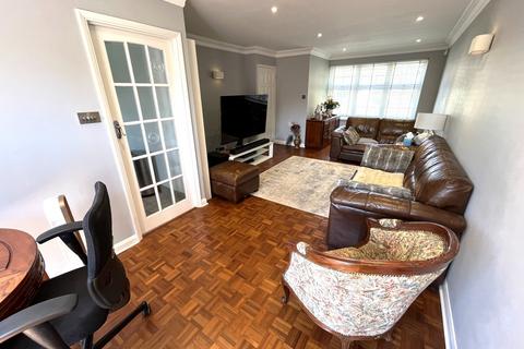 3 bedroom terraced house to rent, Shaftesbury Crescent, Staines-upon-Thames TW18