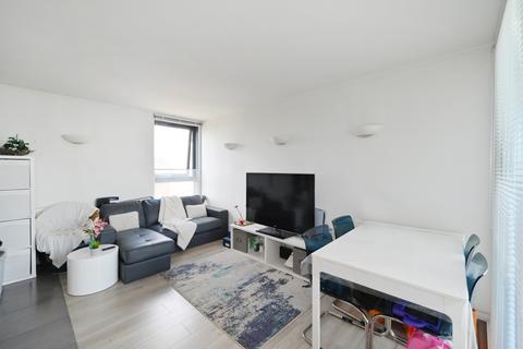 2 bedroom flat for sale, Neutron Tower, London E14