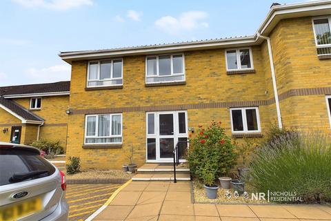 1 bedroom flat for sale, Clayton Road, Chessington, Surrey. KT9