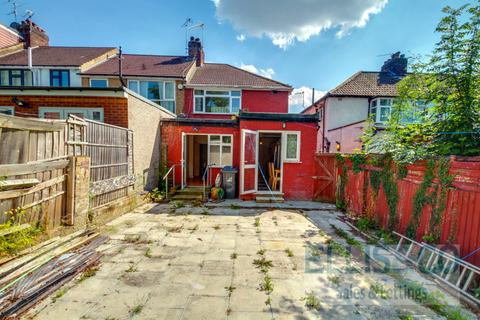 3 bedroom end of terrace house for sale, Coniston Avenue, Perivale, Greenford, UB6