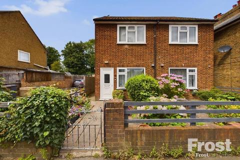 2 bedroom maisonette for sale, The Clumps, Ashford, TW15