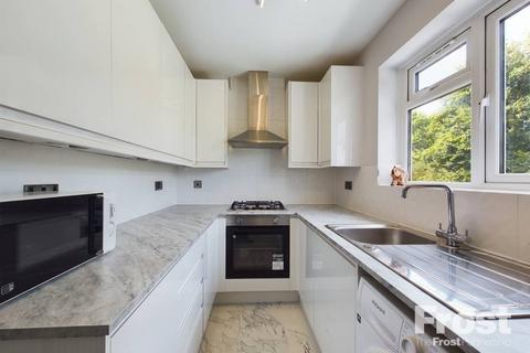 23 The Clumps, Ashford, TW15 1AT