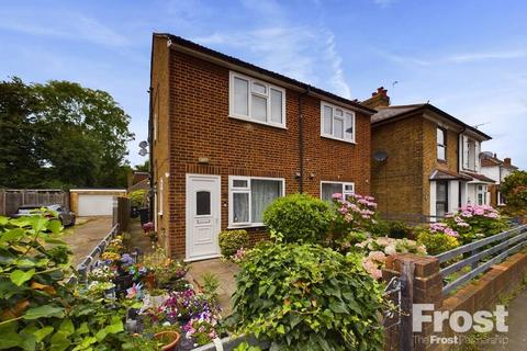 23 The Clumps, Ashford, TW15 1AT