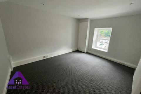 2 bedroom maisonette to rent, Market Street, Abertillery