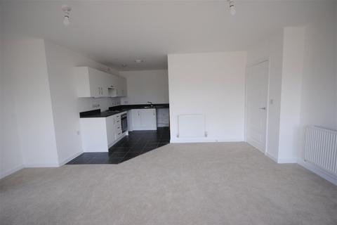 2 bedroom flat for sale, Huxley Drive, Oxted RH8