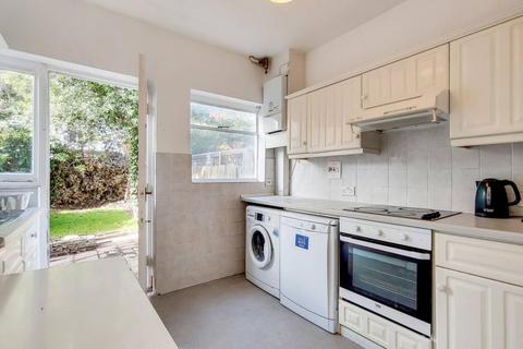 3 bedroom apartment to rent, Mercers Road, London, N19