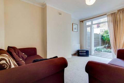 3 bedroom apartment to rent, Mercers Road, London, N19