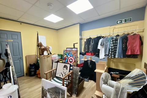 Shop to rent, Southport PR8