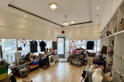 Shop to rent, Southport PR8