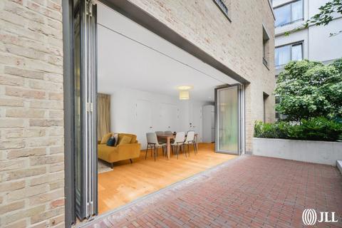 4 bedroom flat to rent, Botanical Mews London E15