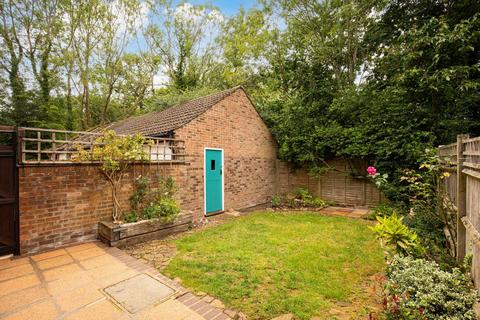 2 bedroom end of terrace house for sale, Farm Close, East Grinstead RH19