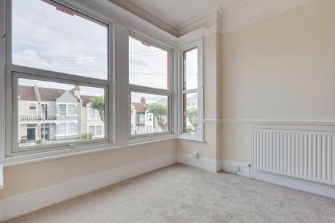 2 bedroom apartment for sale, Seaforth Road, Westcliff-on-sea, SS0