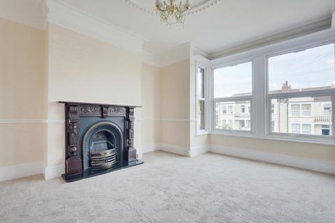 2 bedroom apartment for sale, Seaforth Road, Westcliff-on-sea, SS0