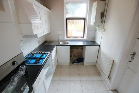 2 bedroom terraced house to rent, Heys lane, Blackburn