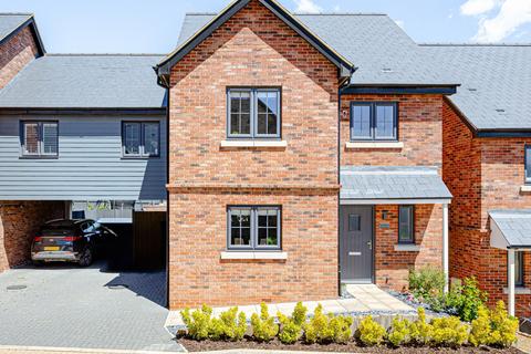 4 bedroom link detached house for sale, Carlton Way, Bishop's Stortford, Hertfordshire, CM23