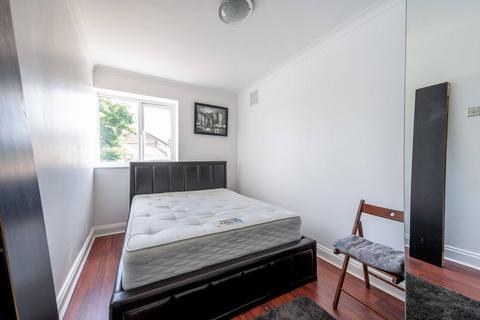 2 bedroom flat to rent, Clive Road, West Dulwich, London, SE21