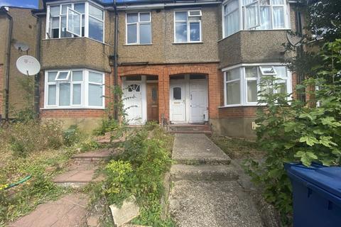 2 bedroom flat to rent, Victoria Road