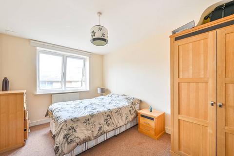 2 bedroom flat for sale, Newport Avenue, Docklands, London, E14