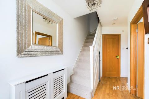 45 Bridge Road, Chessington, KT9 2RX