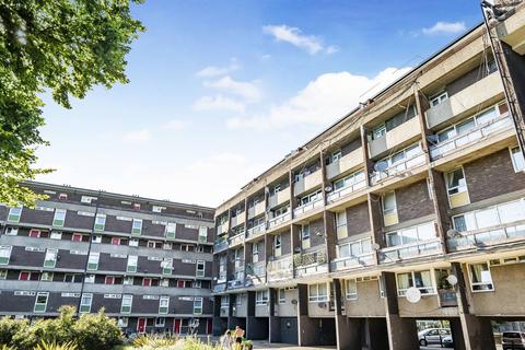 3 bedroom flat to rent, Hampson Way, Stockwell, London, SW8