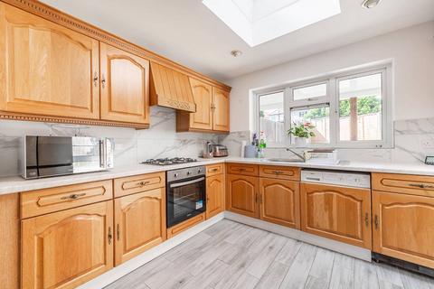 4 bedroom semi-detached house for sale, Summit Close, Kingsbury, London, NW9