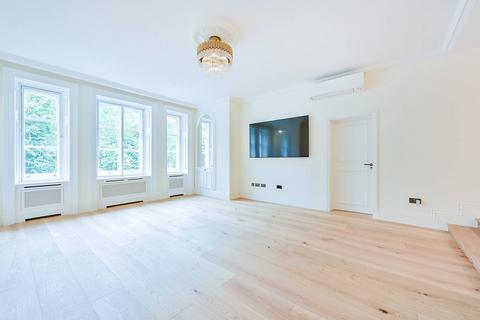 3 bedroom flat to rent, Kensington Gore, Knightsbridge, London, SW7