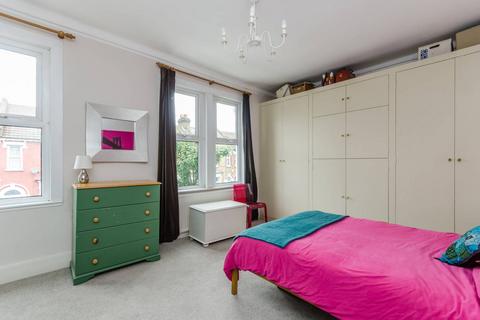 4 bedroom house to rent, Selkirk Road, Tooting, London, SW17