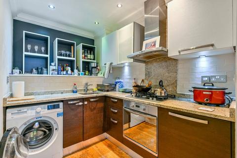 1 bedroom flat for sale, Stoke Newington Road, Stoke Newington, London, N16