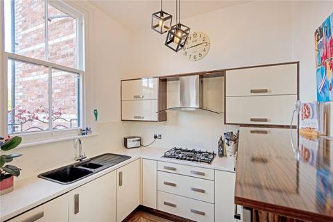 2 bedroom apartment for sale, Daveylands, Wilmslow, Cheshire, SK9