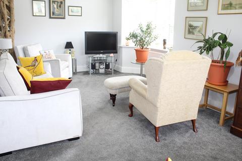 4 bedroom detached house for sale, Aumonier Way, Alfreton. DE55 7QQ