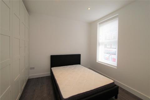 Studio to rent, Broadway, Ealing, London, UK, W13