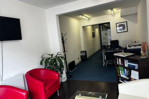 Office to rent, Bedfont Lane, Feltham, Greater London, TW14