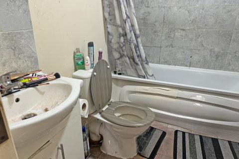 1187 Newham Way, London, E6 5JJ
