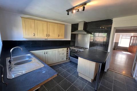 3 bedroom end of terrace house for sale, Station Road Tonyrefail - Tonyrefail