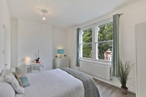 5 bedroom flat to rent, 5 beds 5 baths flat Granard Road, SW12