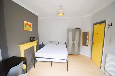 undefined, Broadway (Yellow), Pontypridd