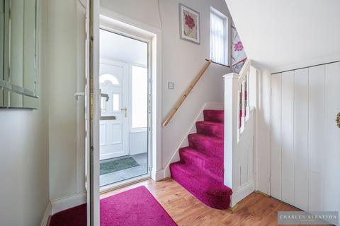 93 Straight Road, Harold Hill, Romford, RM3 7JD