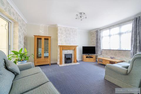 93 Straight Road, Harold Hill, Romford, RM3 7JD