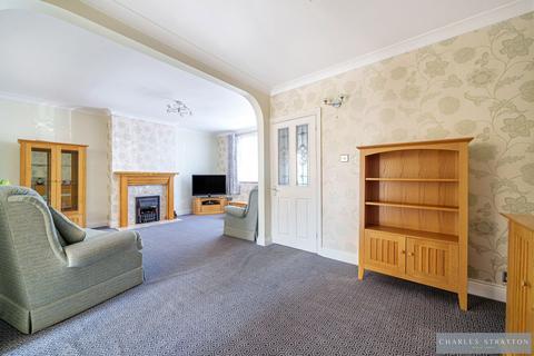 93 Straight Road, Harold Hill, Romford, RM3 7JD
